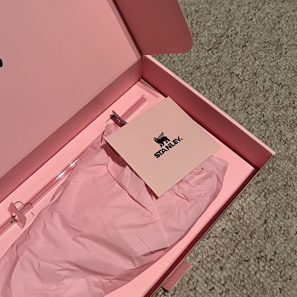 NWT The Valentine’s Day Quencher H2.0 Flowstate Tumbler - Picture 6 of 7